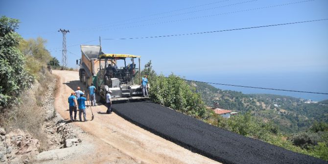 Alanya Elikesik Mahallesi’ne Sıcak Asfalt