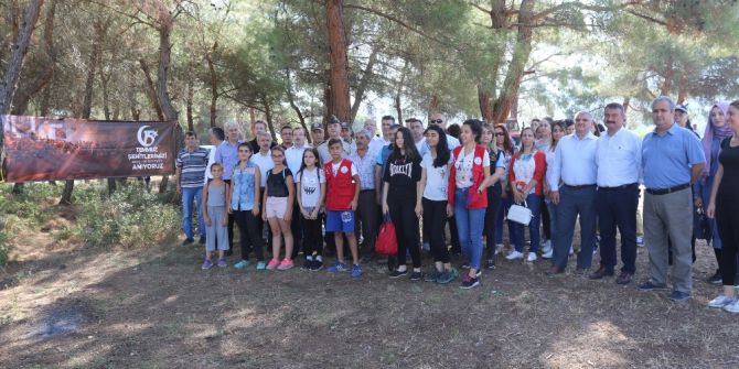 Akhisar’da 15 Temmuz Şehitleri Hatıra Ormanına Bakım