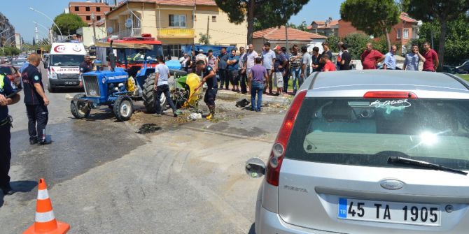 Saruhanlı Kavşağında Trafik Kazası: 1 Yaralı