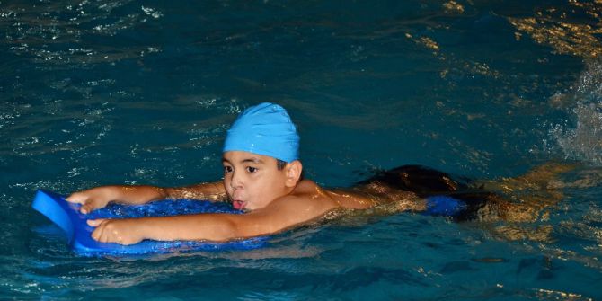 Pursaklar’da Yüzme Kursuna Büyük İlgi