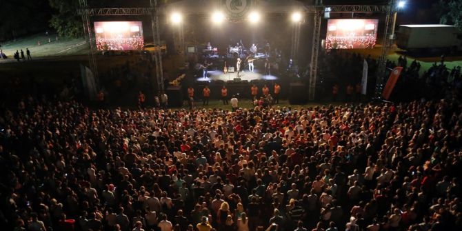 Ünlü Sanatçı Kıraç Kırkpınar Yağlı Güreşlerinde Konser Verdi