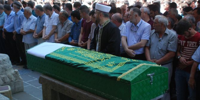 Tokat’ta Otomobille Sulama Kanalına Düşerek Ölen Genç Toprağa Verildi