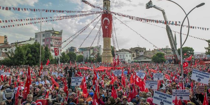 Çorum Belediyesi Vatandaşları Demokrasi Nöbetlerine Ücretsiz Taşıyacak
