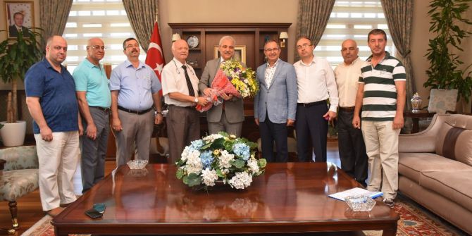 Vali Güvençer Esnafın Sorunlarını Dinledi