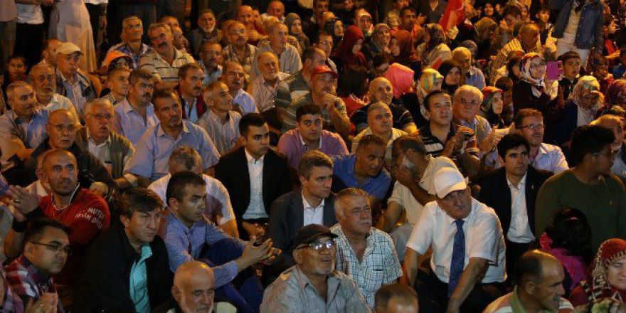 Bolu’da Demokrasi Nöbeti Binlerce Kişinin Katılımıyla Sona Erdi