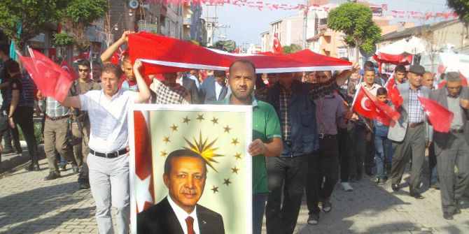 Özalp İlçesinde ‘15 Temmuz’ Yürüyüşü