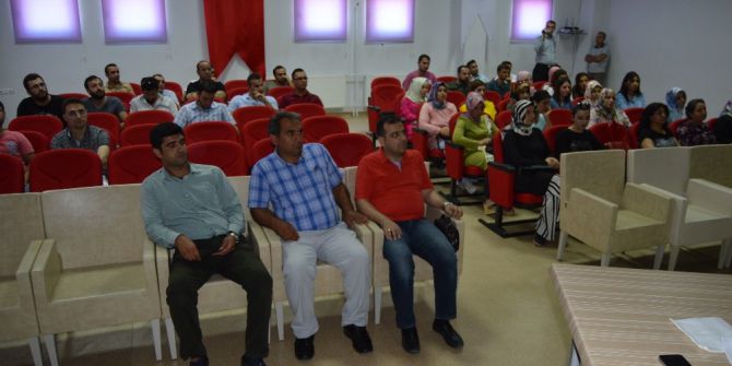 Besni’de Sosyal Hizmet Müdürlüğü Çalışma Alanları Sağlık Çalışanlarına Anlatıldı