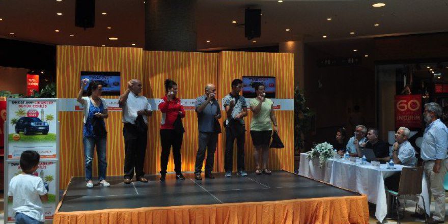 125 Tl’lik Alışveriş Yaptı, Son Model Jeep’i Kaptı