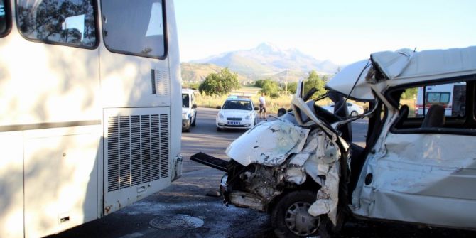 Kayseri’de Trafik Kazası: 6 Yaralı