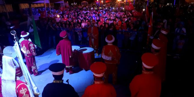 Sultangazi’de Demokrasi Nöbetleri Yeniden Başladı