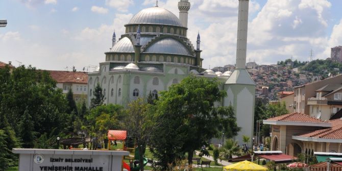 İzmit Belediyesi’nden Rahmet Camii’nde Tadilat Çalışması