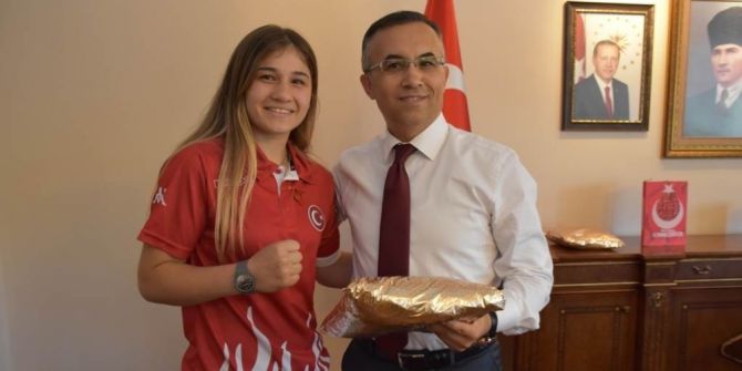 Vali Çeber, Avrupa İkincisi Çağla Aluç’u Kabul Etti.