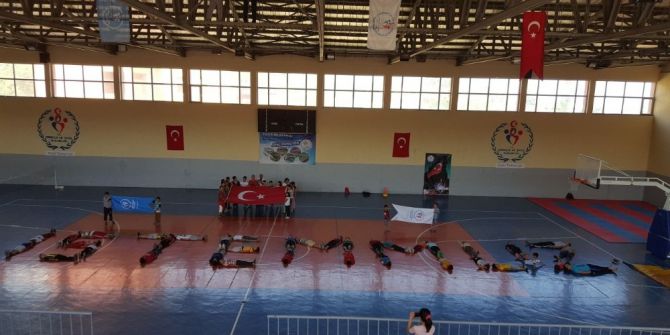 Ahlatlı Gençlerden 15 Temmuz’a Özel Klip