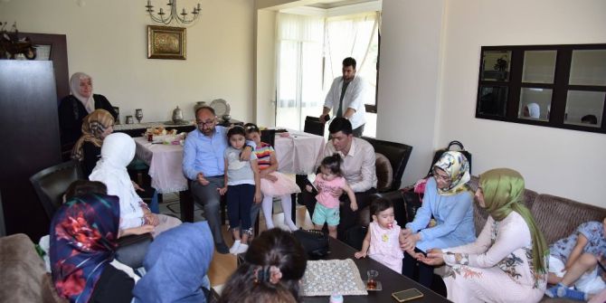 Başkan Üzülmez Şehit Ailelerini Ziyaret Etti