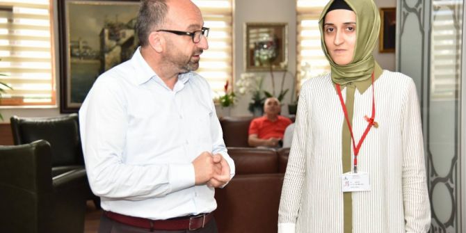 Başkan Üzülmez’den Ayın Personeline Ödül