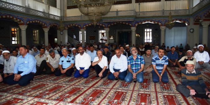 Kartepe’de Demokrasi Şehitleri İçin Mevlid Okutuldu