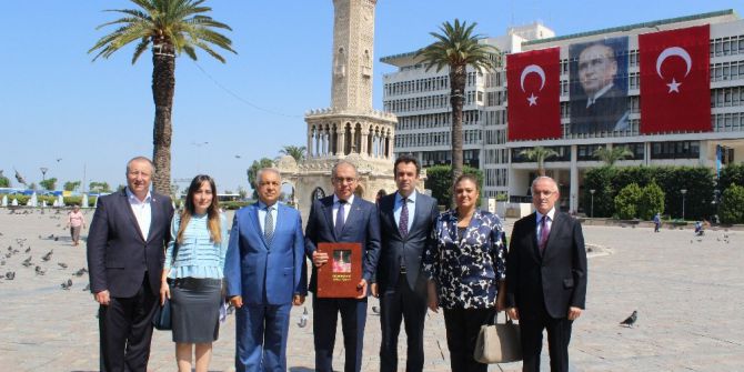 İzmirliler Demokrasi Nöbeti Tutacak