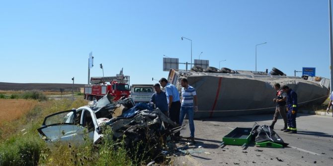 Çorum’da Otomobil Ve Tır Çarpıştı: 3 Ölü, 2 Yaralı