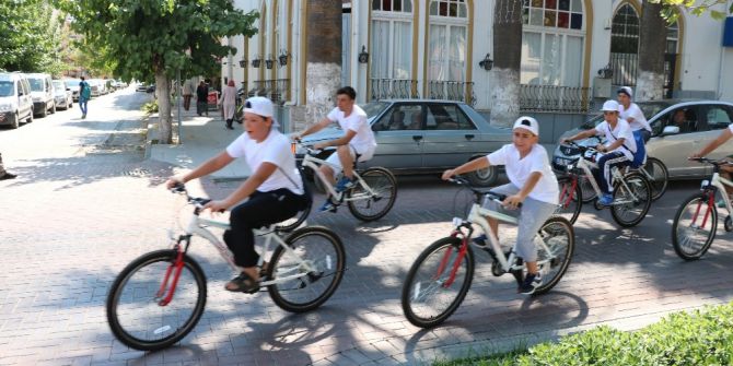 Pedallar 15 Temmuz Şehitleri İçin Çevrildi