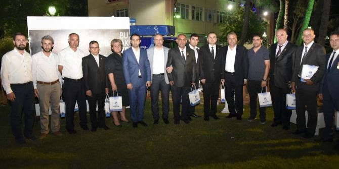 Manisa’da Ak Parti’li Gençler Emanetlerini Aldı