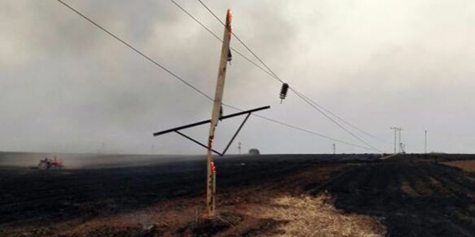 Anız Yangınında 76 Elektrik Direği Yandı