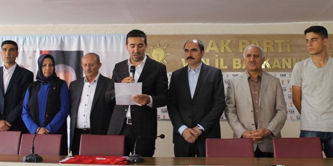 Van’dan Cumhurbaşkanı Erdoğan’a Türk Bayrağı