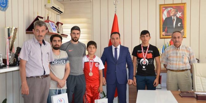Başarılı Kick Boks Sporcularına Ödül