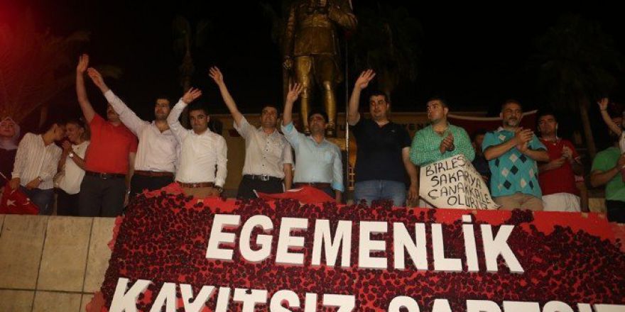 Mersin’de ’Demokrasi Nöbeti’ Coşkuyla Sonlandı