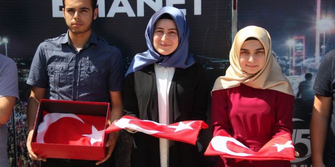 Şehit Ailelerinden Aldıkları Bayrakları Cumhurbaşkanı Erdoğan’a Götürecekler