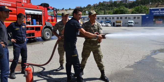 Bozüyük Belediyesi İtfaiyesinden 6 Askere Yangın Eğitimi