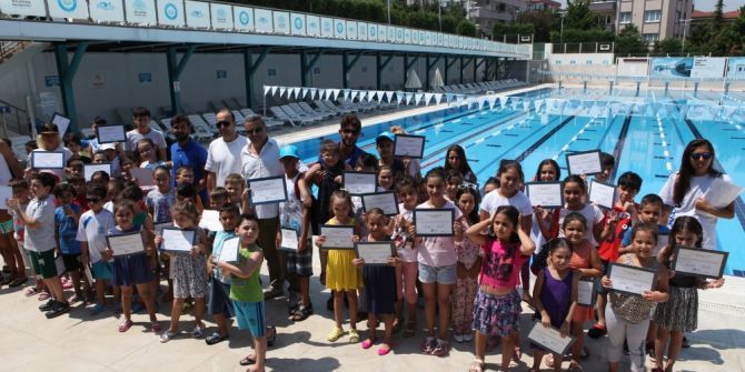 Yüzmeyi Nilüfer’de Öğrendiler