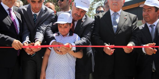 Bakan Arslan, Şehit Oğlu İle Birlikte Açılış Yaptı