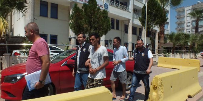 Antalya’da Yırtılan 15 Temmuz Afişlerinin Yerine Yenileri Asıldı