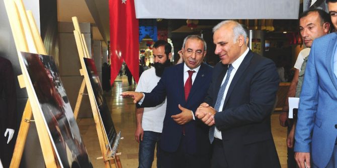 Yyü Rektörlüğünden ‘15 Temmuz’ Konulu Fotoğraf Sergisi
