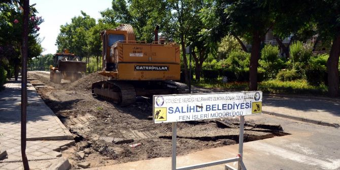 Salihli’de Kent Merkezi Yollarına Yenileme
