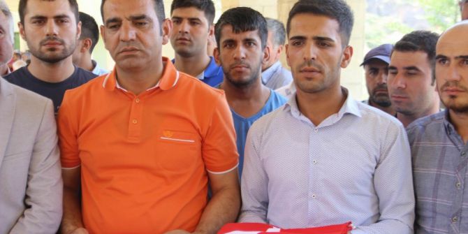 Bayrak Teslimi Gerçekleştirildi