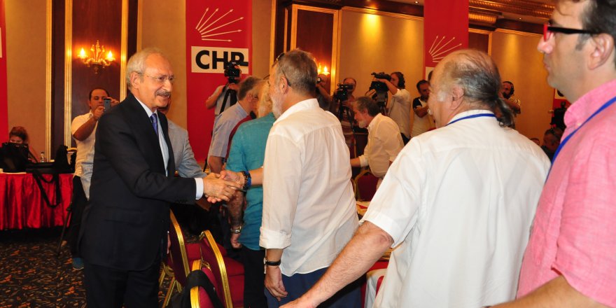 Kılıçdaroğlu Sanatçılarla Bir Araya Geldi