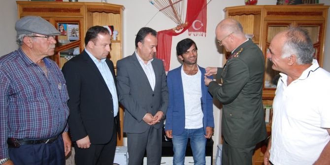 Gazi Metehan Doğru’ya Rozeti Takdim Edildi