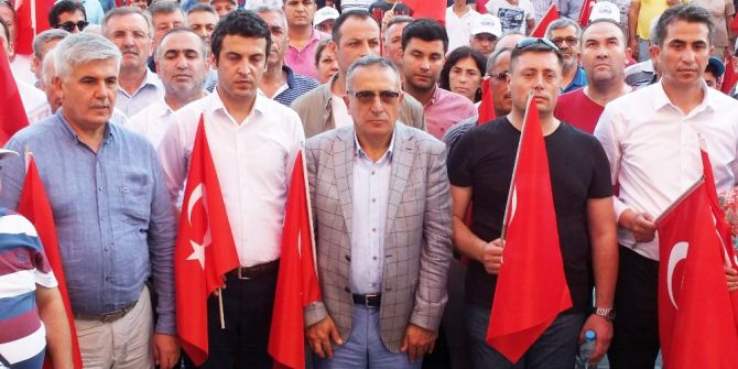 Serik’te 15 Temmuz Şehitlerini Anma, Demokrasi Ve Milli Birlik Yürüyüşü Yapıldı