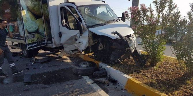 İki Aracın Çarpıştığı Kazada Hemşire Hayatını Kaybetti