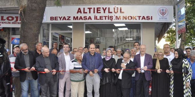 Altıeylül Belediyesinden 15 Temmuz Bilgilendirme Bürosu