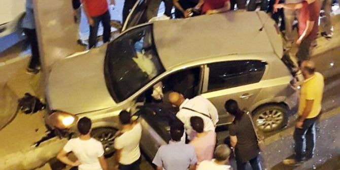 Kamyon Trafikteki Araçların Arasına Daldı: 4 Yaralı