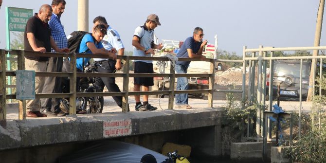 Aracını İşyerinin Önünde Bıraktı, Sabah Aracını Sulama Kanalından Aldı