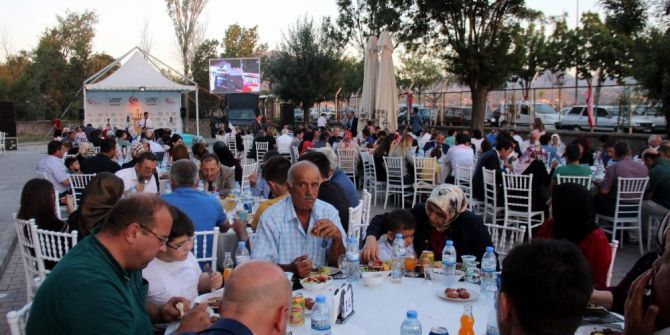 İl Protokolü Şehit Aileleri Ve Gazilerle Bir Araya Geldi