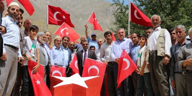 Bahçesaray İlçesinde ‘15 Temmuz’ Yürüyüşü