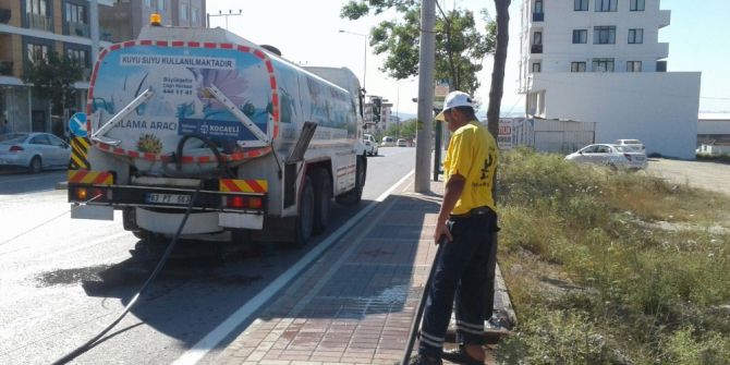 Kocaeli’de Ağaçlara Can Suyu Veriliyor