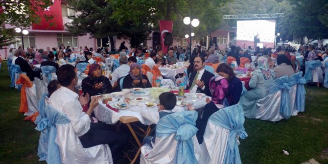 Tokat Valiliği Tarafından Şehit Aileleri Ve Gaziler Onuruna Yemek Verildi