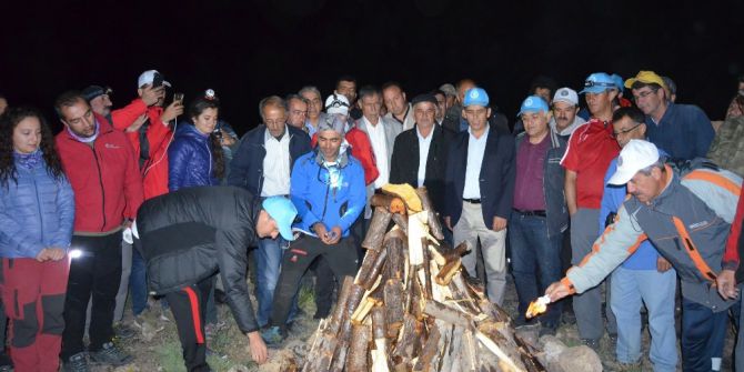 Süphan Dağı’nda Demokrasi Ateşi Yakıldı