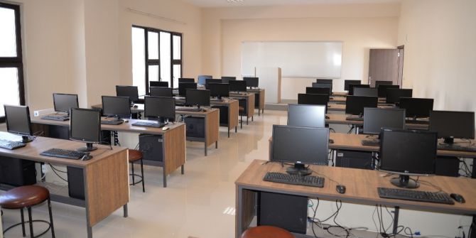 Göl Manzaralı Yeni Okul Öğrencilerini Bekliyor