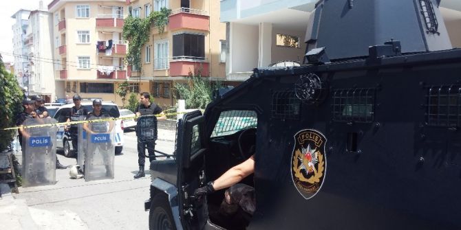 Küçükçekmece’de Silahlı Çatışma: 3 Yaralı